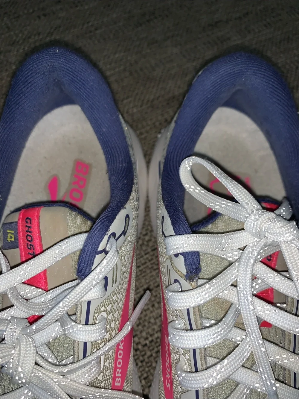Brooks ghost 14 athletic tennis shoes running shoes size 7